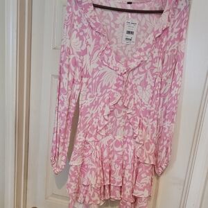 FREE PEOPLE BEUTIFUL PINK AND WHITE RUFFLE DRESS. NWT, SIZE XS🌺